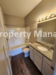 Gorgeous Duplex - Close to McConnell Air Force Base