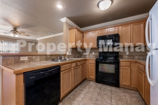 Charming 3BR, 2.5BA Rental Home with Modern Amenities, 1,413 Sq Ft, and Proximity to Mt. Sequoyah Trails! Your Dream Home Awaits in Fayetteville.