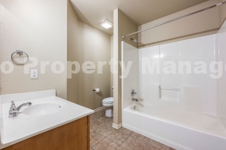 Charming 3BR, 2.5BA Rental Home with Modern Amenities, 1,413 Sq Ft, and Proximity to Mt. Sequoyah Trails! Your Dream Home Awaits in Fayetteville.