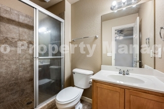 Charming 3BR, 2.5BA Rental Home with Modern Amenities, 1,413 Sq Ft, and Proximity to Mt. Sequoyah Trails! Your Dream Home Awaits in Fayetteville.