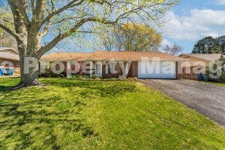 Charming 3-Bedroom Bentonville Rental: Pet-Friendly Oasis with Fenced Yard!