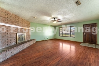 Charming 3-Bedroom Bentonville Rental: Pet-Friendly Oasis with Fenced Yard!