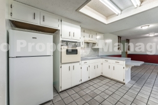 Charming 3-Bedroom Bentonville Rental: Pet-Friendly Oasis with Fenced Yard!