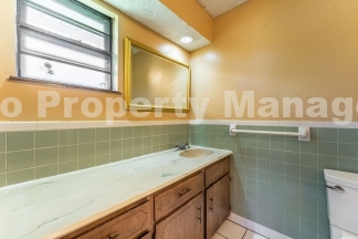 Charming 3-Bedroom Bentonville Rental: Pet-Friendly Oasis with Fenced Yard!