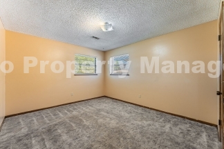 Charming 3-Bedroom Bentonville Rental: Pet-Friendly Oasis with Fenced Yard!
