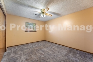 Charming 3-Bedroom Bentonville Rental: Pet-Friendly Oasis with Fenced Yard!