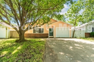 Charming 2-Bed, 2-Bath Rental: Your Cozy Retreat in Fayetteville Awaits!