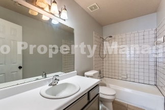 Charming 2-Bed, 2-Bath Rental: Your Cozy Retreat in Fayetteville Awaits!