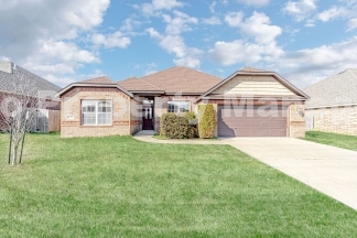Centerton Family Home!