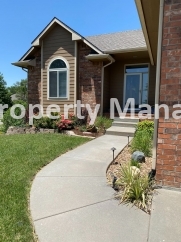 Beautiful Modern Home w/3 Car Garage, Fenced in Yard & Finished Basement