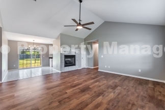 Centerton Sanctuary: 3-Bedroom, 2-Bathroom Rental with Expansive Backyard