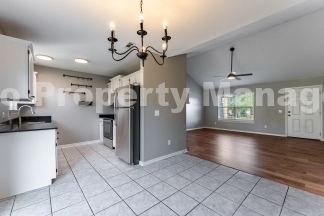 Centerton Sanctuary: 3-Bedroom, 2-Bathroom Rental with Expansive Backyard