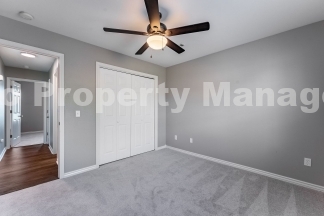 Centerton Sanctuary: 3-Bedroom, 2-Bathroom Rental with Expansive Backyard