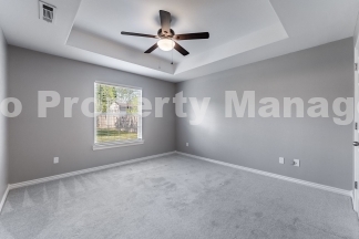 Centerton Sanctuary: 3-Bedroom, 2-Bathroom Rental with Expansive Backyard