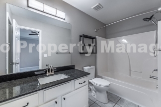 Centerton Sanctuary: 3-Bedroom, 2-Bathroom Rental with Expansive Backyard