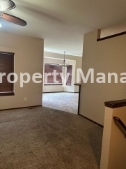 BEAUTIFUL 4 bedroom - 3 bathroom home with outdoor kitchen in Haysville!