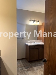 BEAUTIFUL 4 bedroom - 3 bathroom home with outdoor kitchen in Haysville!