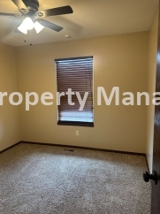 BEAUTIFUL 4 bedroom - 3 bathroom home with outdoor kitchen in Haysville!