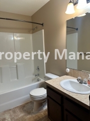 BEAUTIFUL 4 bedroom - 3 bathroom home with outdoor kitchen in Haysville!