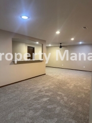 BEAUTIFUL 4 bedroom - 3 bathroom home with outdoor kitchen in Haysville!