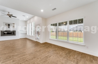 Modern Elegance: Spacious 4-Bedroom Rental in Bentonville
