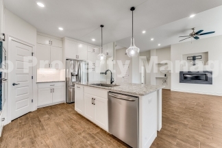 Modern Elegance: Spacious 4-Bedroom Rental in Bentonville