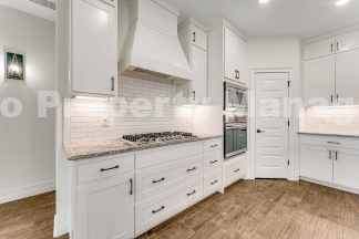 Modern Elegance: Spacious 4-Bedroom Rental in Bentonville