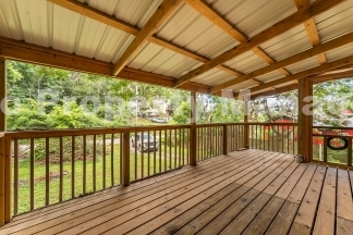Cozy 2-Bedroom Retreat Near the Lake in Lowell
