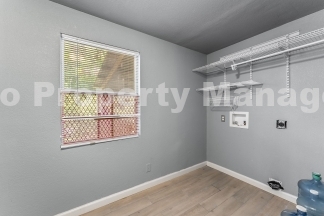 Cozy 2-Bedroom Retreat Near the Lake in Lowell