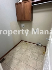 Beautiful Updated 5 Bedroom Home - Derby ,KS