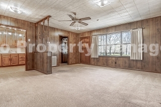 Classic Home in Rogers!