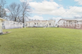Classic Home in Rogers!