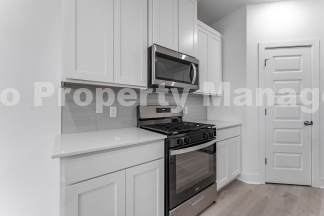 "Charming 3-Bedroom, 2-Bathroom Rental in Tranquil Pea Ridge Neighborhood"
