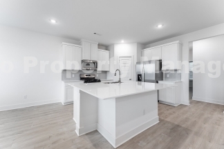 "Charming 3-Bedroom, 2-Bathroom Rental in Tranquil Pea Ridge Neighborhood"