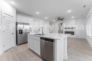 "Charming 3-Bedroom, 2-Bathroom Rental in Tranquil Pea Ridge Neighborhood"