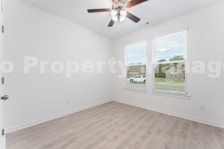 "Charming 3-Bedroom, 2-Bathroom Rental in Tranquil Pea Ridge Neighborhood"