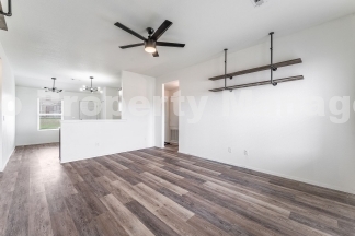 Charming 3-Bedroom Pet-Friendly Home with Fenced Yard in Bentonville