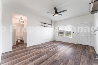 Charming 3-Bedroom Pet-Friendly Home with Fenced Yard in Bentonville
