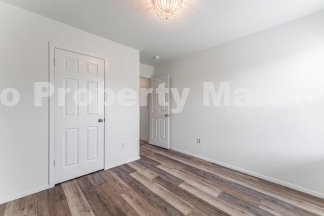 Charming 3-Bedroom Pet-Friendly Home with Fenced Yard in Bentonville
