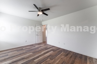 Charming 3-Bedroom Pet-Friendly Home with Fenced Yard in Bentonville