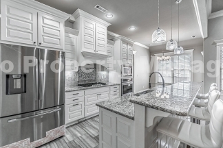 Brick Home in Rogers!