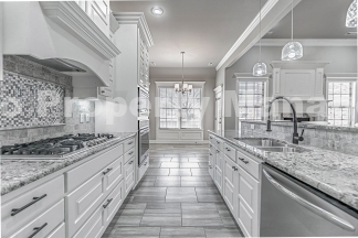 Brick Home in Rogers!