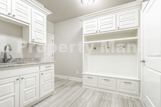 Brick Home in Rogers!