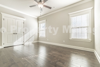 Brick Home in Rogers!