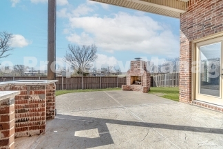 Brick Home in Rogers!