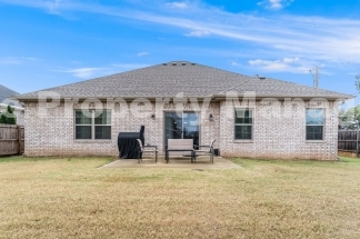 Charming 3-Bed, 2-Bath Pet-Friendly Rental in Pea Ridge with Spacious Layout!