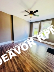 "Chic Urban Retreat: Remodeled 1-Bed, 1-Bath Oasis Awaits!"