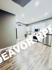 "Chic Urban Retreat: Remodeled 1-Bed, 1-Bath Oasis Awaits!"