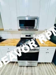 "Chic Urban Retreat: Remodeled 1-Bed, 1-Bath Oasis Awaits!"