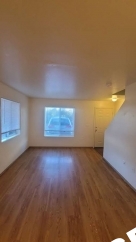 Conveniently Located 2 Bedroom Townhouse in SE Powellhurst/Gilbert